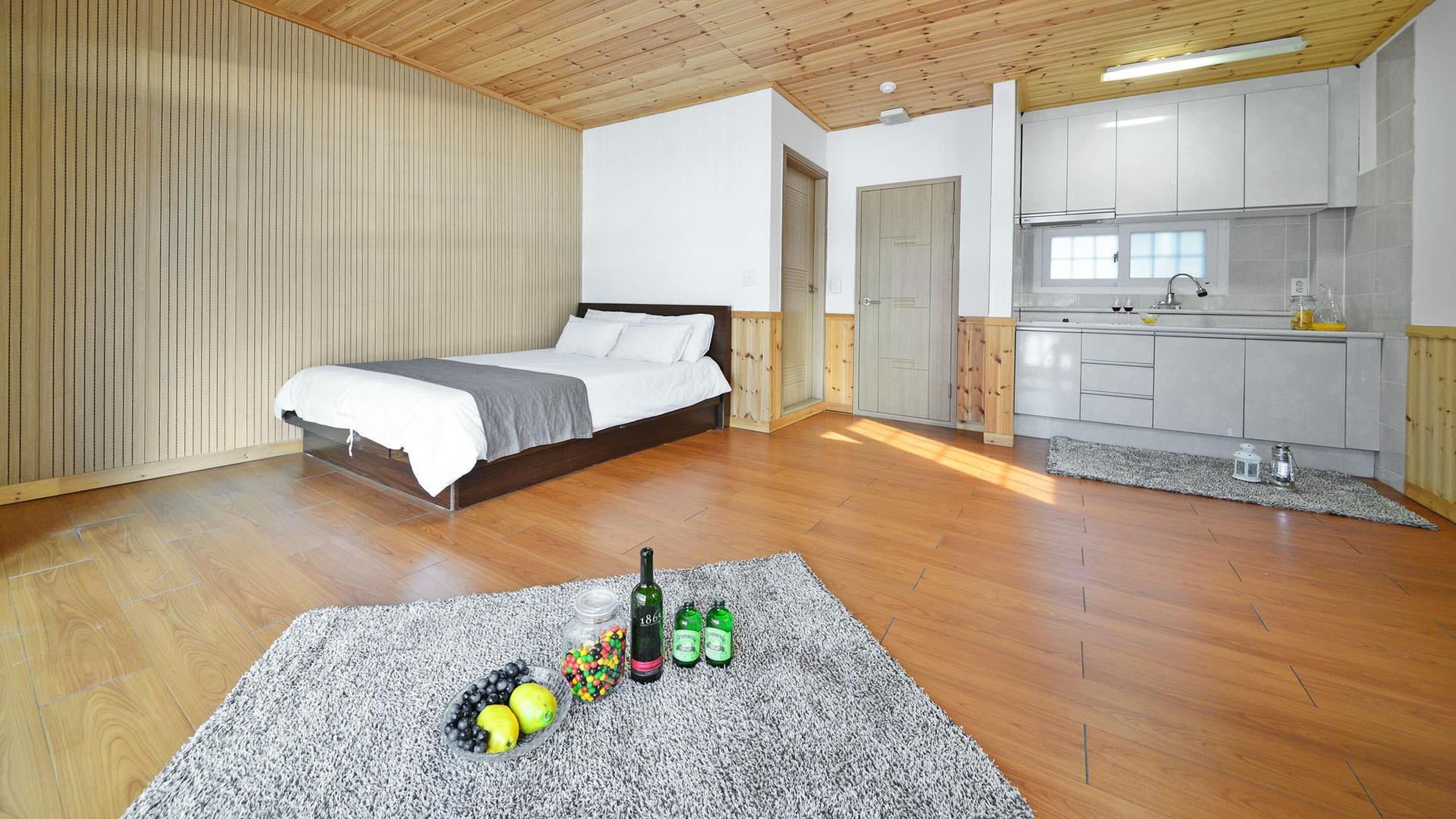 Basic Room, 1 Bedroom (Orange ( F2 )) | Free WiFi