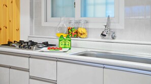 Quarto básico, 2 quartos (Special ( F1 )) | Cozinha privada | Geladeira