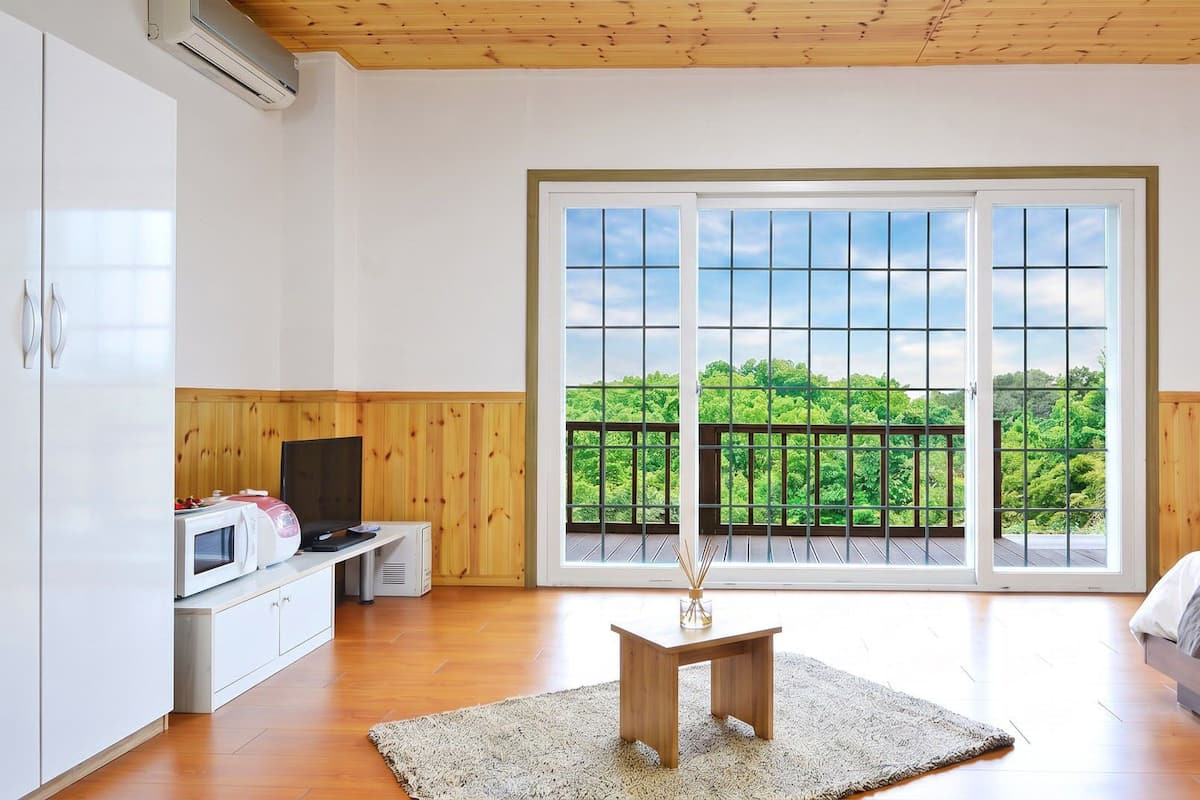 Basic Room, 1 Bedroom (Orange ( F2 )) | WiFi (free)