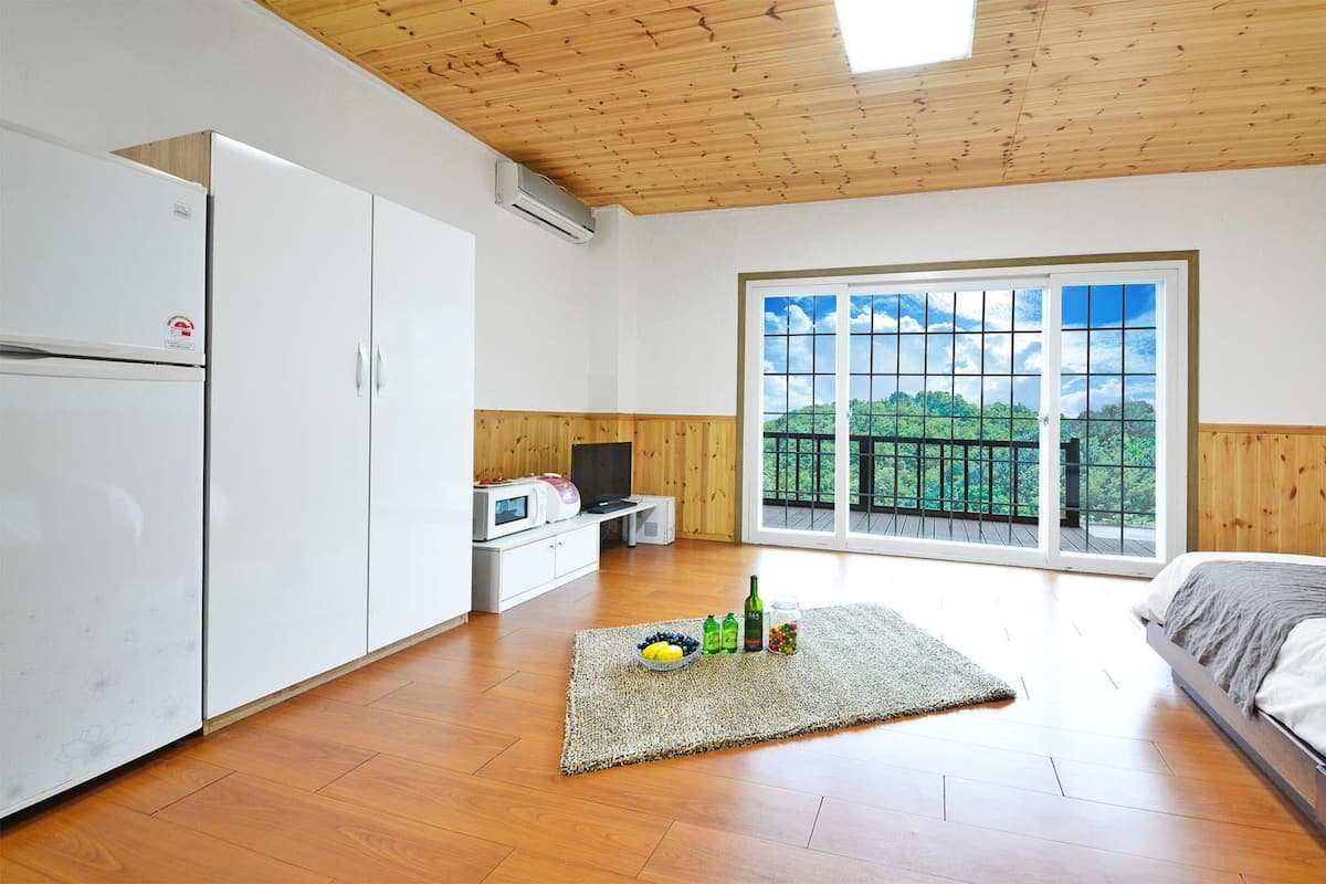 Basic Room, 1 Bedroom (Duby ( F1 )) | WiFi (free)