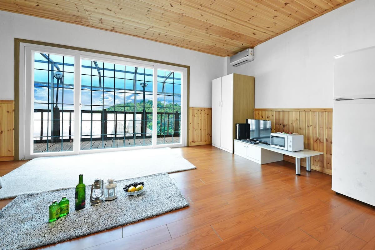 Basic Room, 1 Bedroom (Fiesta ( F2 )) | Free WiFi