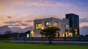 Exterior - Sokcho Lasso Pool Villa Pension (Sokcho)