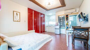 Basic Room, 1 Bedroom (Puliphyangki ( F2 )) | 1 bedroom, free WiFi