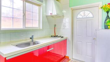 Basic Room, 1 Bedroom (Cheoumhyangki ( F1/ Pet )) | 1 bedroom, WiFi (free)