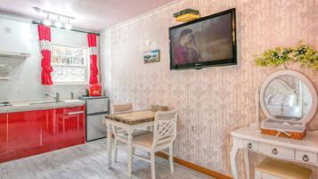 Basic Room, 1 Bedroom (Namuhyangki ( F1,Spa,Pet)) | 1 bedroom, WiFi (free)