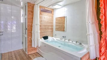 Basic Room, 1 Bedroom (Maumhyangki ( F1, Spa, Pet)) | 1 bedroom, free WiFi