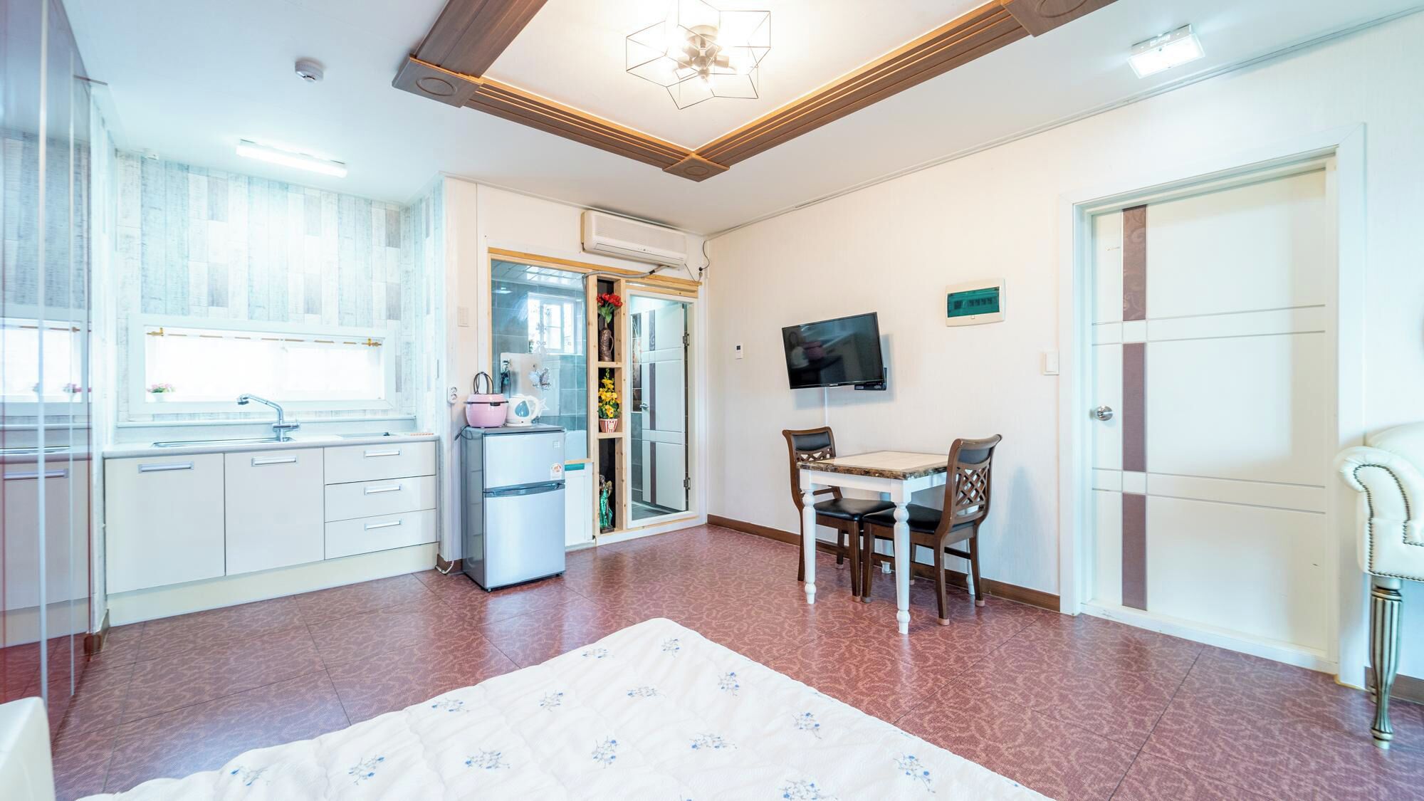 Basic Room, 1 Bedroom (Puliphyangki ( F2/ Spa / pet )) | 1 bedroom, free WiFi