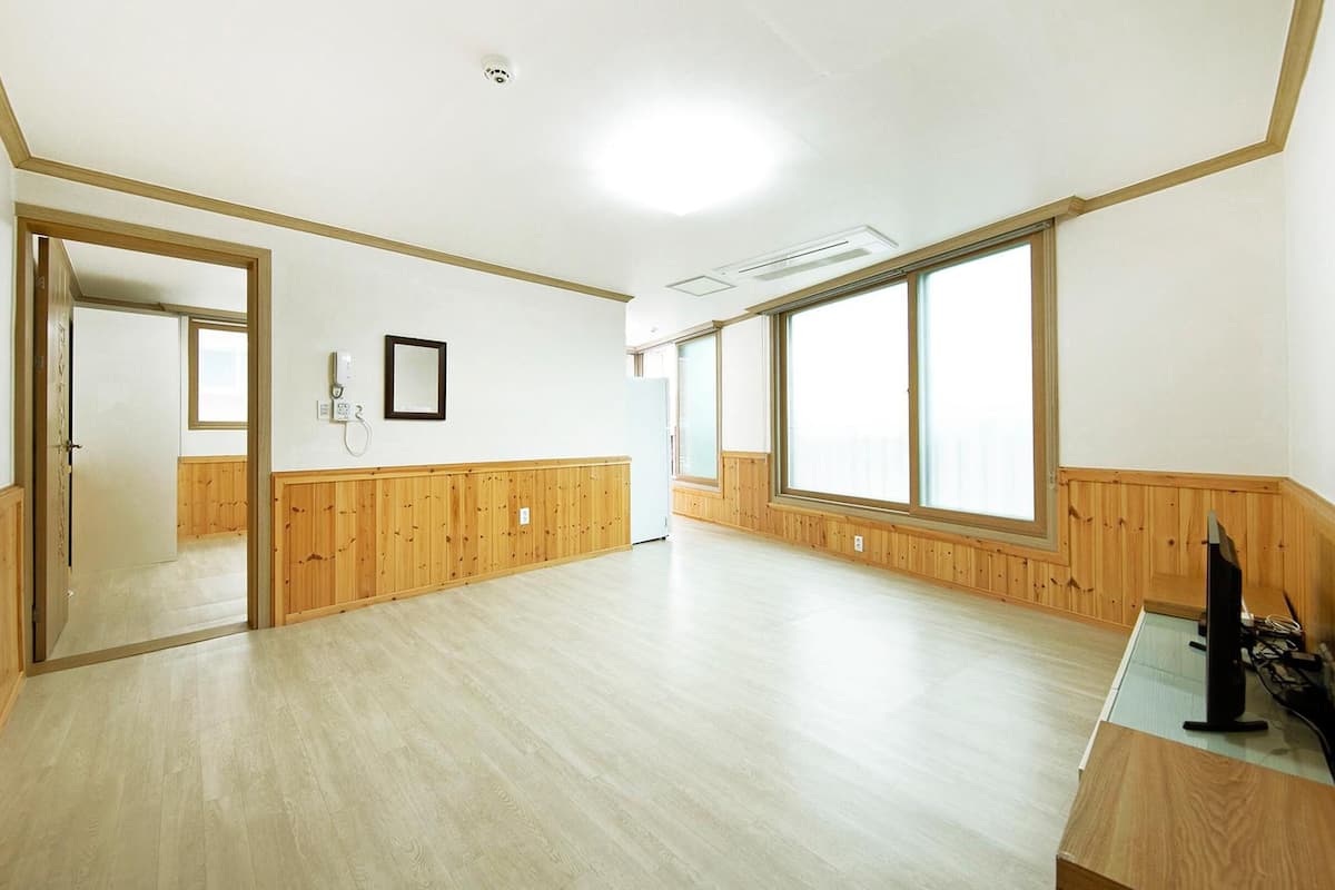 Basic Room, 1 Bedroom (203(ocean view)) | 1 bedroom, free WiFi