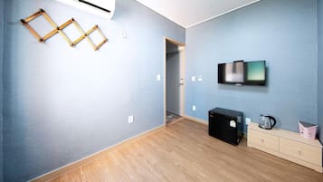 Basic Room, 1 Bedroom (205 ( No cooking ))