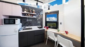 Basic Room, 1 Bedroom (Carol ( Spa )) | 1 bedroom, free WiFi - Gosung Christmas Pension (Goseong)