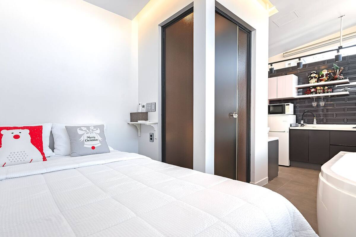 Eenvoudige kamer, 1 slaapkamer (Carol (Ocean View / Pet-Friendly)) | 1 slaapkamer, gratis wifi