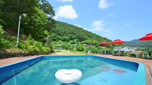 Tongyoung Macaio Pension