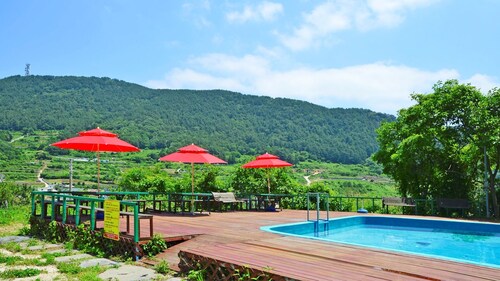 Tongyoung Macaio Pension