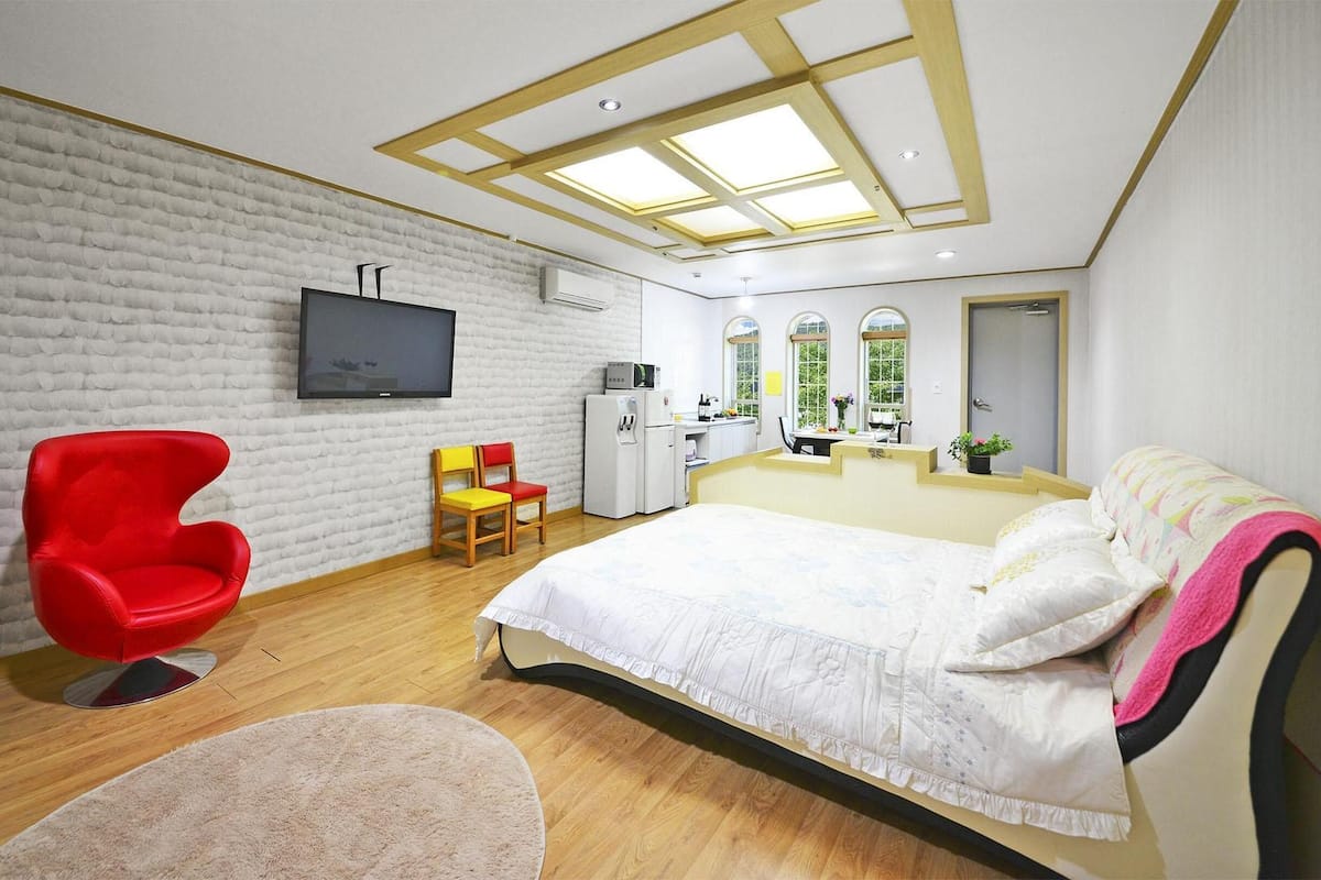 Basic Room, 1 Bedroom (Lemongrass 110)