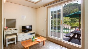 Basic Room, 1 Bedroom (Byeolnim ( F1 )) | 1 bedroom, free WiFi