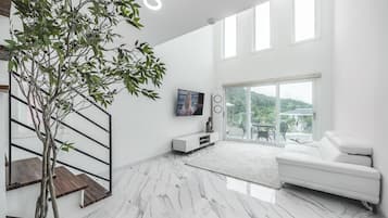 Basic Room, 2 Bedrooms (PapaDokchaeB) | 1 bedroom, free WiFi