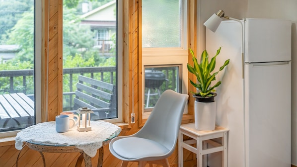 Basic Room, 1 Bedroom (Pepermint ( F1/ 1 Dog Stay Free )) | 1 bedroom, free WiFi - Hongcheon Lime Orange Pension (Hongcheon)