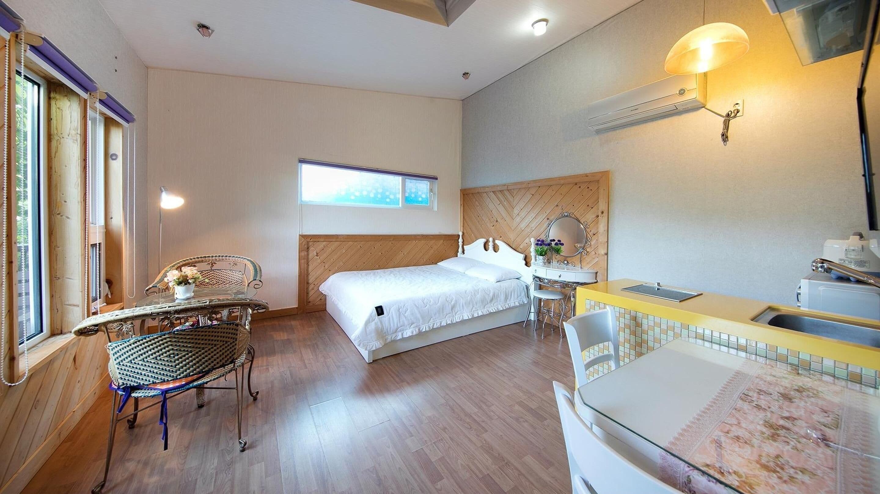 Basic Room, 1 Bedroom (Pepermint ( F1/ 1 Dog Stay Free )) | 1 bedroom, free WiFi