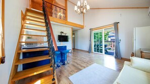 Basic Room, 1 Bedroom (Sage( F2 / Spa /1 Dog Stay Free))