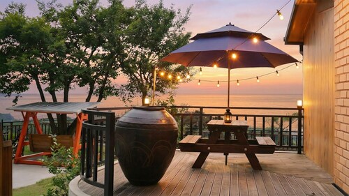 Yeosu Hwangto Pension