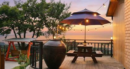 Yeosu Hwangto Pension