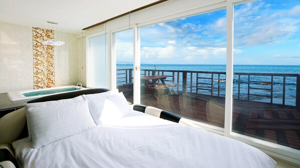 Basic Room, 1 Bedroom (301) | 1 bedroom, free WiFi - Pohang Sea Sure Pension (Pohang)