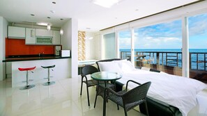 Basic Room, 1 Bedroom (301) | 1 bedroom, free WiFi - Pohang Sea Sure Pension (Pohang)