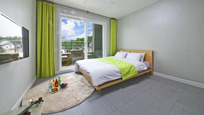 Basic Room, 1 Bedroom (203) | 1 bedroom, free WiFi - Janghohang J Story Spa Pension (Samcheok)