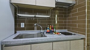 Basic Room, 1 Bedroom (204) | 1 bedroom, free WiFi - Janghohang J Story Spa Pension (Samcheok)