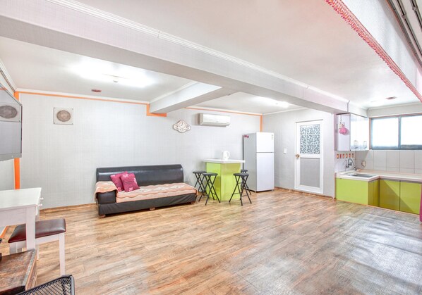 Basic Room, 1 Bedroom (BaramPyeonji)