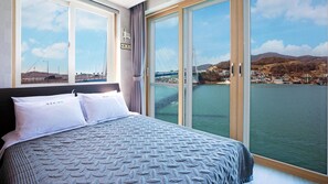 1 bedroom, free WiFi - Yeosu Janggun Island Pension (Yeosu)