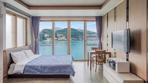 Basic Room, 1 Bedroom (504 Baekdo(Ocean View)) - Yeosu Janggun Island Pension (Yeosu)