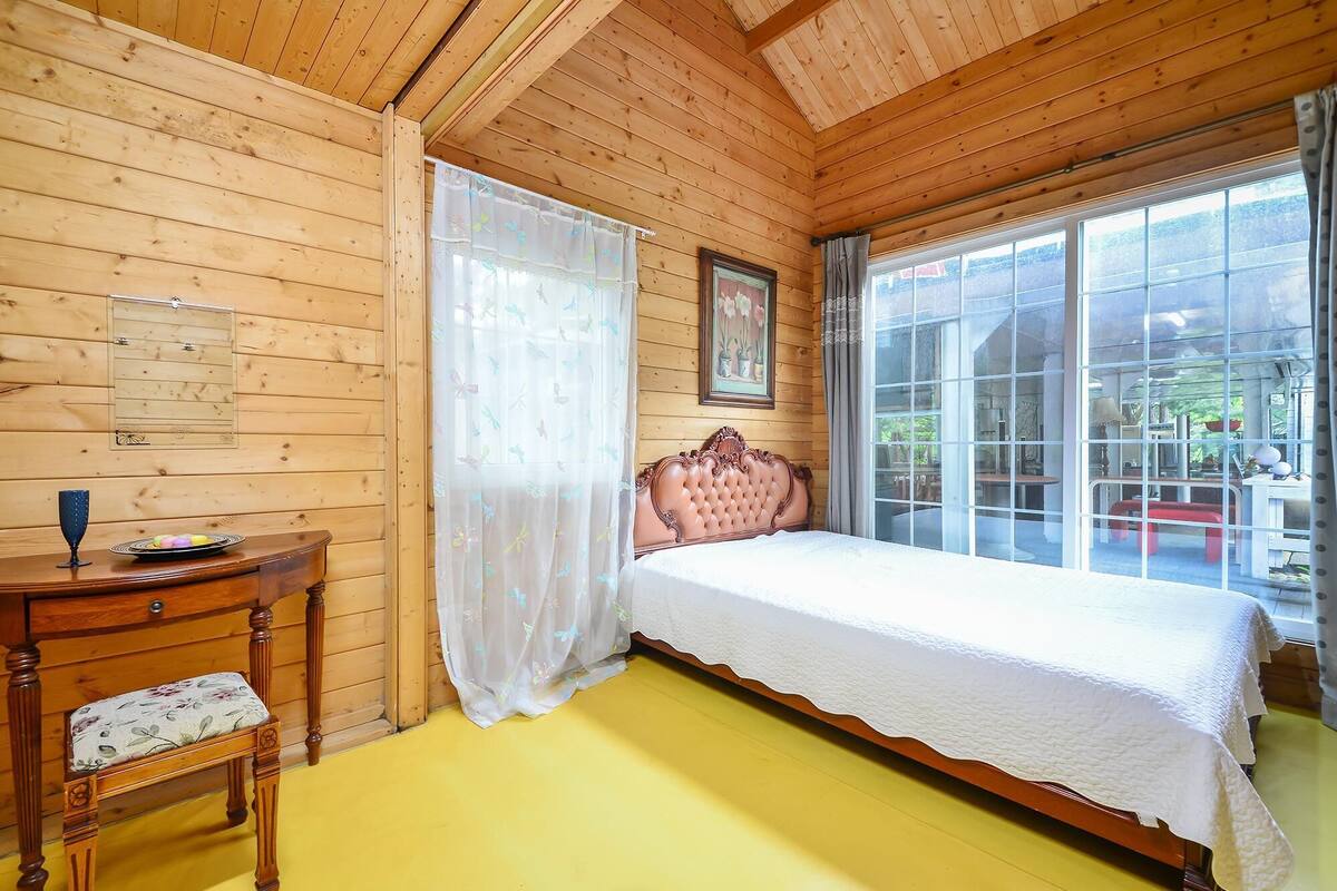 Basic Room, 2 Bedrooms (Sarang) | 1 bedroom, free WiFi