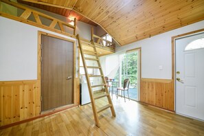 Basic Room, 1 Bedroom (Gippem) | 1 bedroom, free WiFi - Gapyeong Kumegungjeon Pension (Gapyeong)