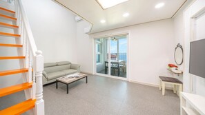 Basic Room, 1 Bedroom (202) | Living area | LCD TV