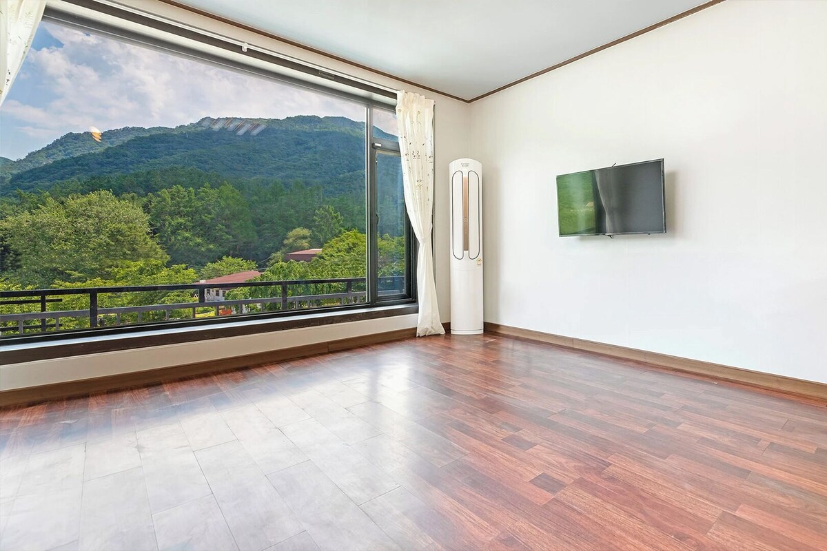 Basic Room, 1 Bedroom (Sandara(family)) | 1 bedroom, free WiFi