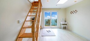 Basic Room, 1 Bedroom (203) | 1 bedroom, free WiFi - Yeosu Badawadeungdae Pension (Yeosu)