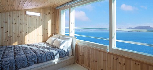 Yeosu Badawadeungdae Pension