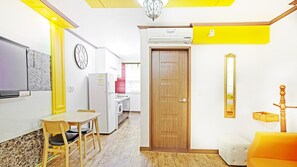 Basic Room, 1 Bedroom (Jisimdo) | 1 bedroom, free WiFi - Geoje Badasunjang Pension (Geoje)