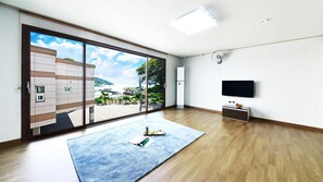 Basic Room, 1 Bedroom (B202) - Tongyoung Misung Sweet Pension (Tongyeong)