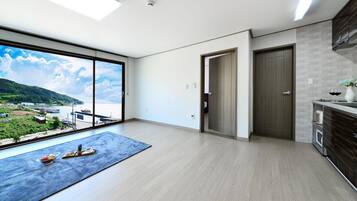 Basic Room, 1 Bedroom (A302(Ocean View)) | 1 bedroom, free WiFi