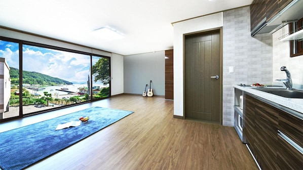 Basic Room, 1 Bedroom (B203(Ocean View)) | 1 bedroom, free WiFi - Tongyoung Misung Sweet Pension (Tongyeong)