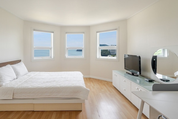 Basic Room, 1 Bedroom (Haeguemgang 302 (Ocean view)) | 1 bedroom, WiFi (free)