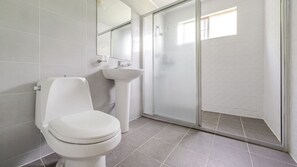 1 bedroom, free WiFi - Geoje Joeunde Pension (Geoje)