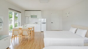 Phòng cơ bản, 1 phòng ngủ (Jisimdo 201 (Ocean view)) | 1 phòng ngủ, truy cập Internet không dây miễn phí