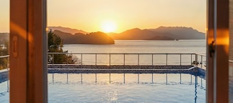 Yeosu Yegreena Spa Pension