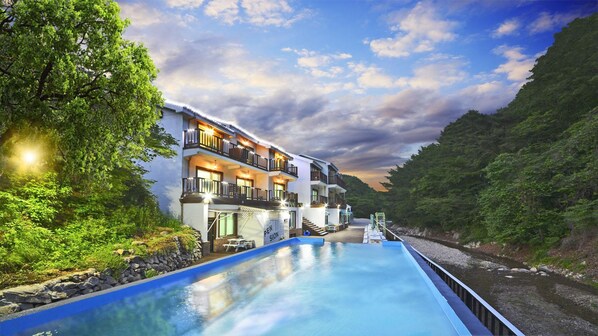 Exterior - Gyeongju Green Valley Spa Pension (Gyeongju)