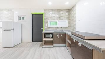 Basic Room, 3 Bedrooms (Sky Room) | 1 bedroom, free WiFi