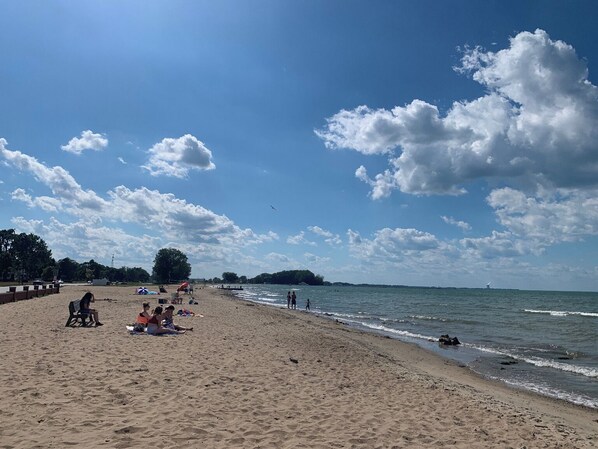靠近海滩