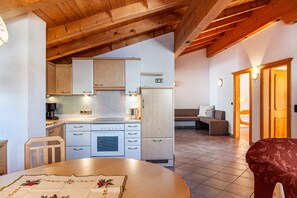 Réfrigérateur, four, plaque de cuisson, lave-vaisselle